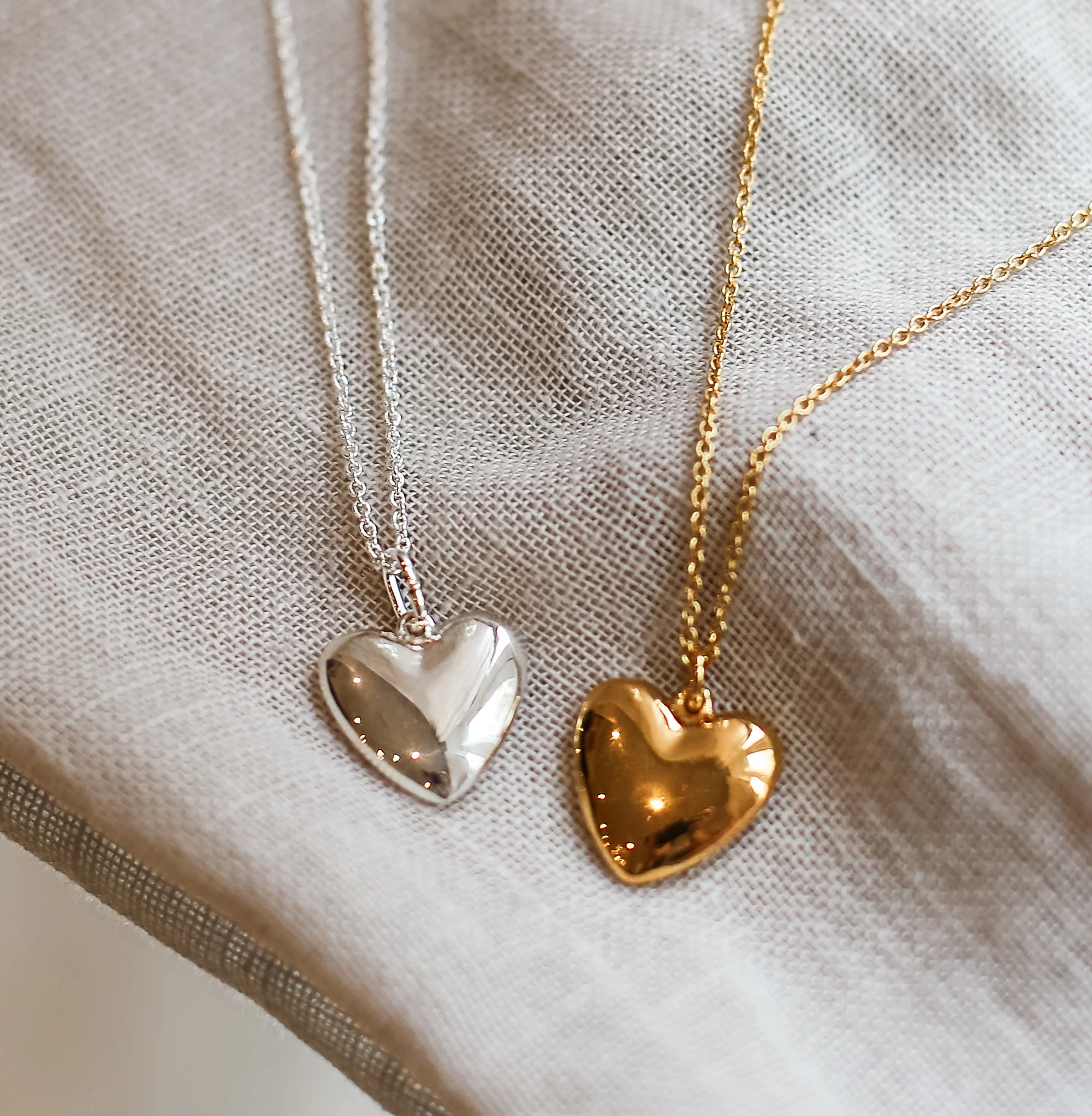 Deluxe Solid Silver Heart Necklace - Image 3