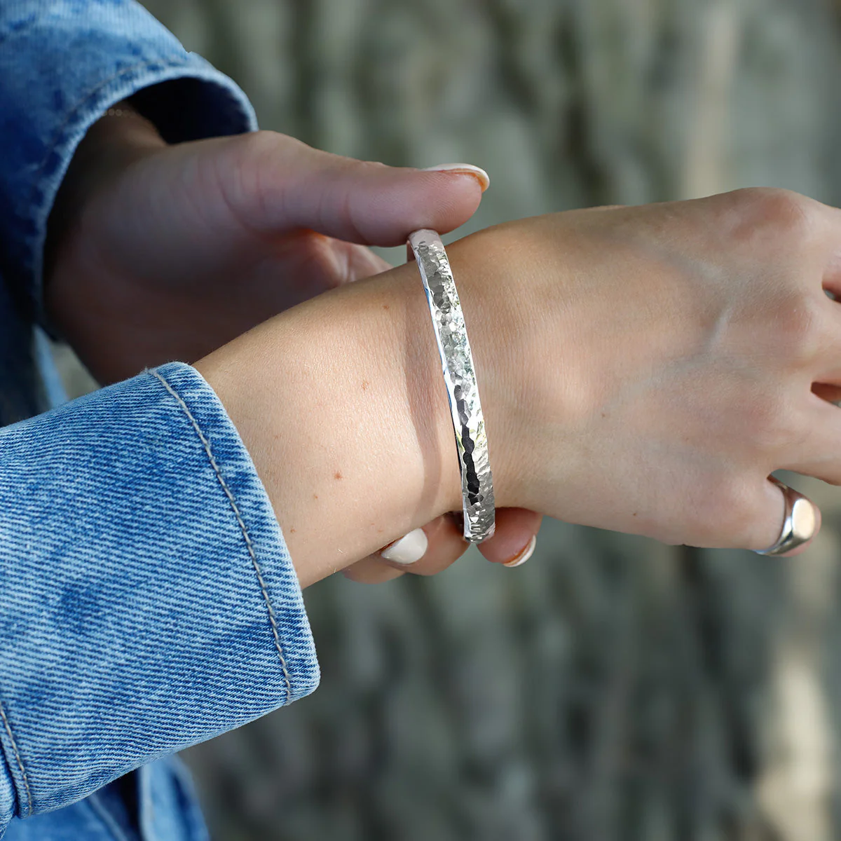 Silver Bangle No.2 - Chunky Hammered 8mm - Image 4