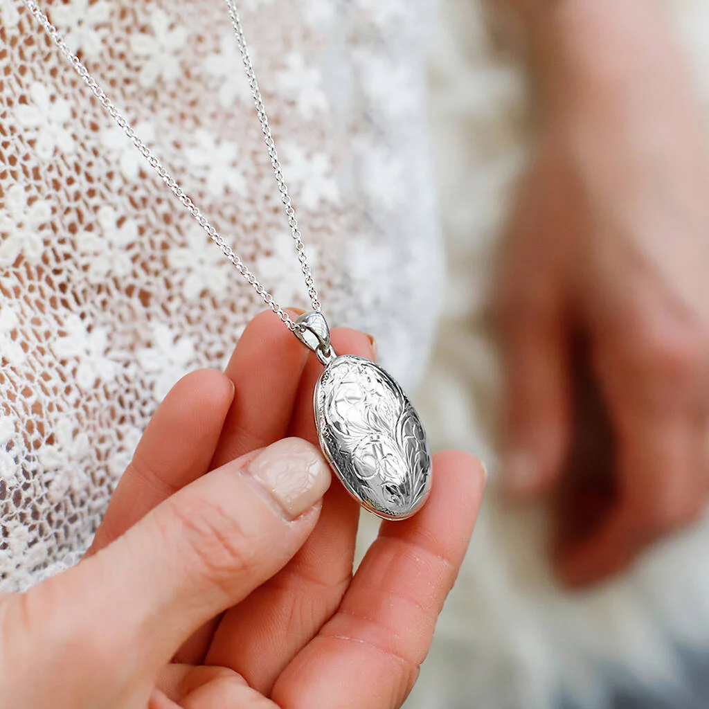 Sterling Silver Oval Engraved Locket - Image 3